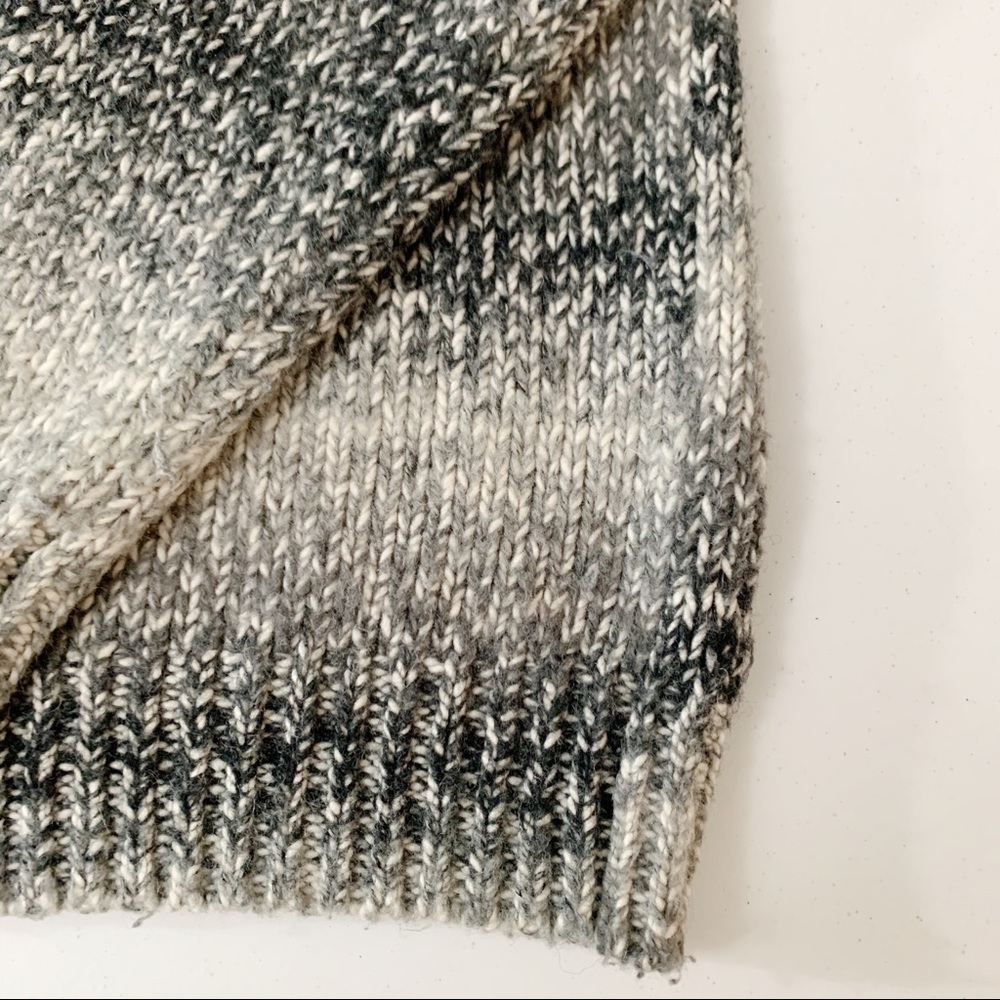 GAP Quarter Zip Mock Neck Sweater - Picture 10 of 13